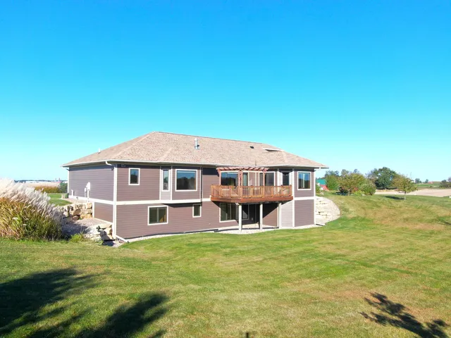 $675,000 | S3358 Hass Lane, Harmony, WI 54665