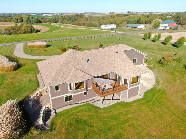 $675,000 | S3358 Hass Lane, Harmony, WI 54665