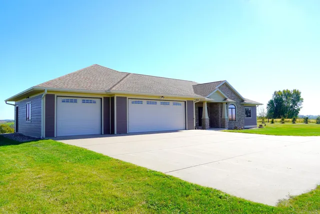 $675,000 | S3358 Hass Lane, Harmony, WI 54665