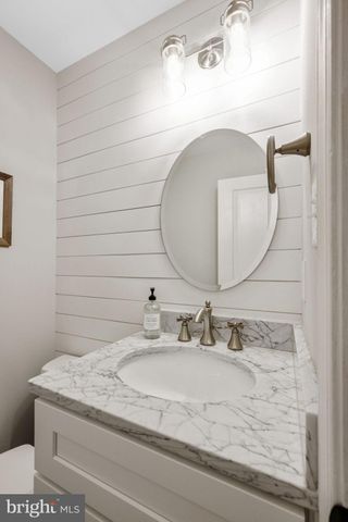 $1,053,251 | 6801 Seton Court, Springfield, VA 22152