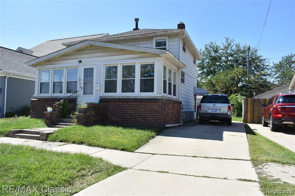 160 Roehrig Street Trenton, MI 48183 - Photo 1 of 26