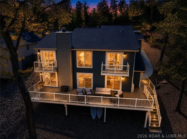 $995,000 | 290 Woodhaven Circle, Lake Ozark, MO 65049