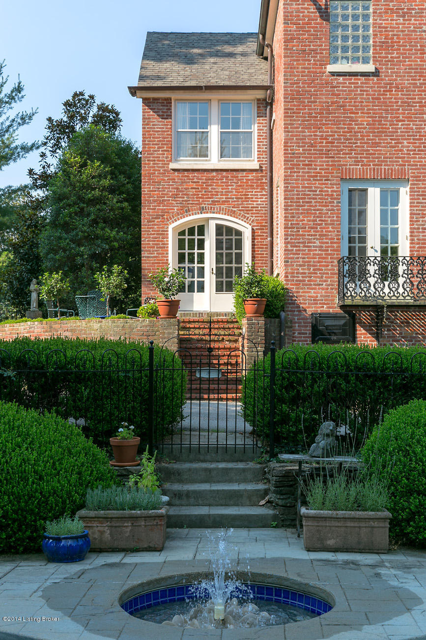485 Lightfoot Road Louisville, KY 40207 - Photo 7 of 33 RealTourCast Gulick Nichols Lightfoot