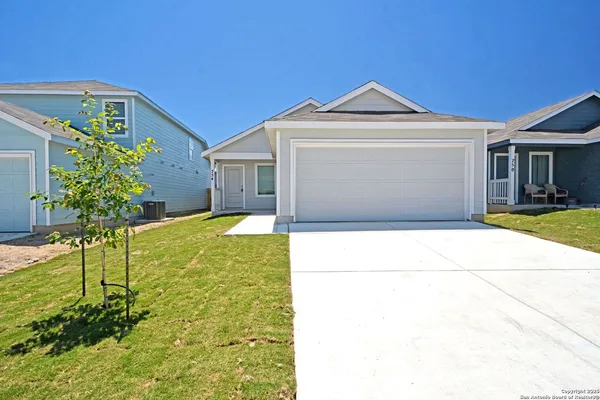$1,650 | 754 Tower Hill View, New Braunfels, TX 78132