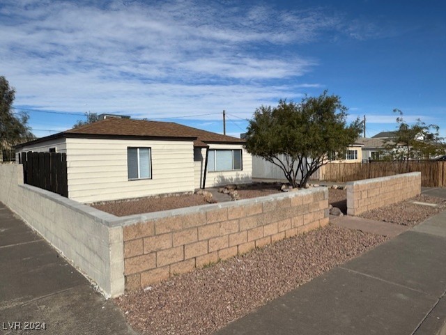 132 West Victory Road Henderson, NV 89015 - Photo 3 of 28 Gallery Image 3