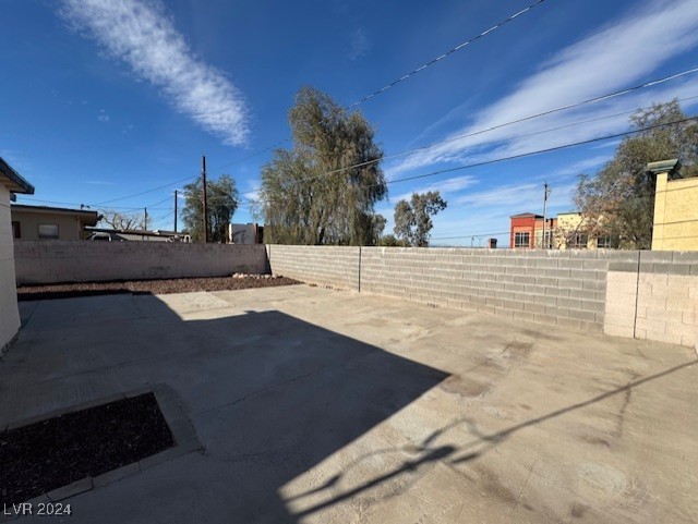 132 West Victory Road Henderson, NV 89015 - Photo 9 of 28 Storage or entertaining possibilities are endless.
