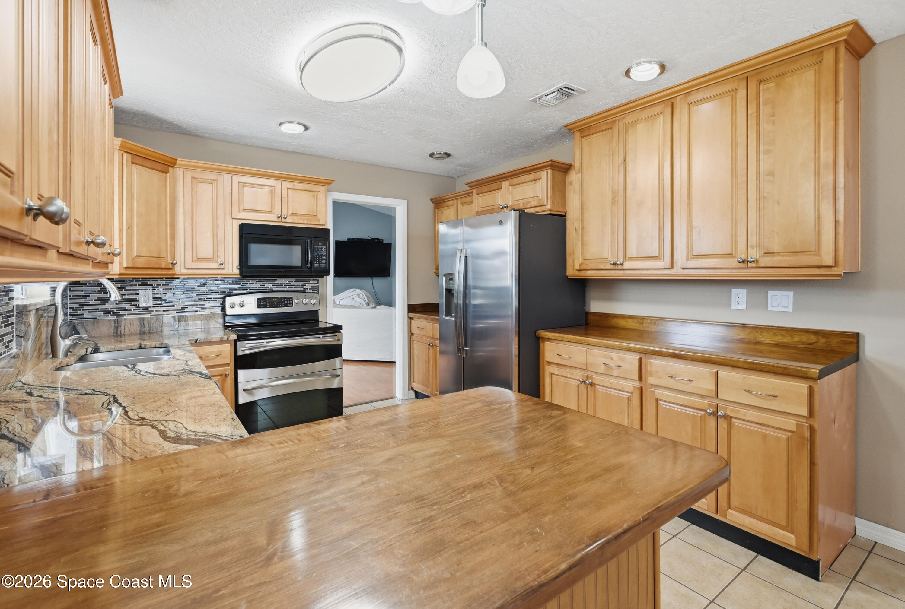 271 Hammock Road Southeast Palm Bay, FL 32909 - Photo 11 of 40 Kitchen 2