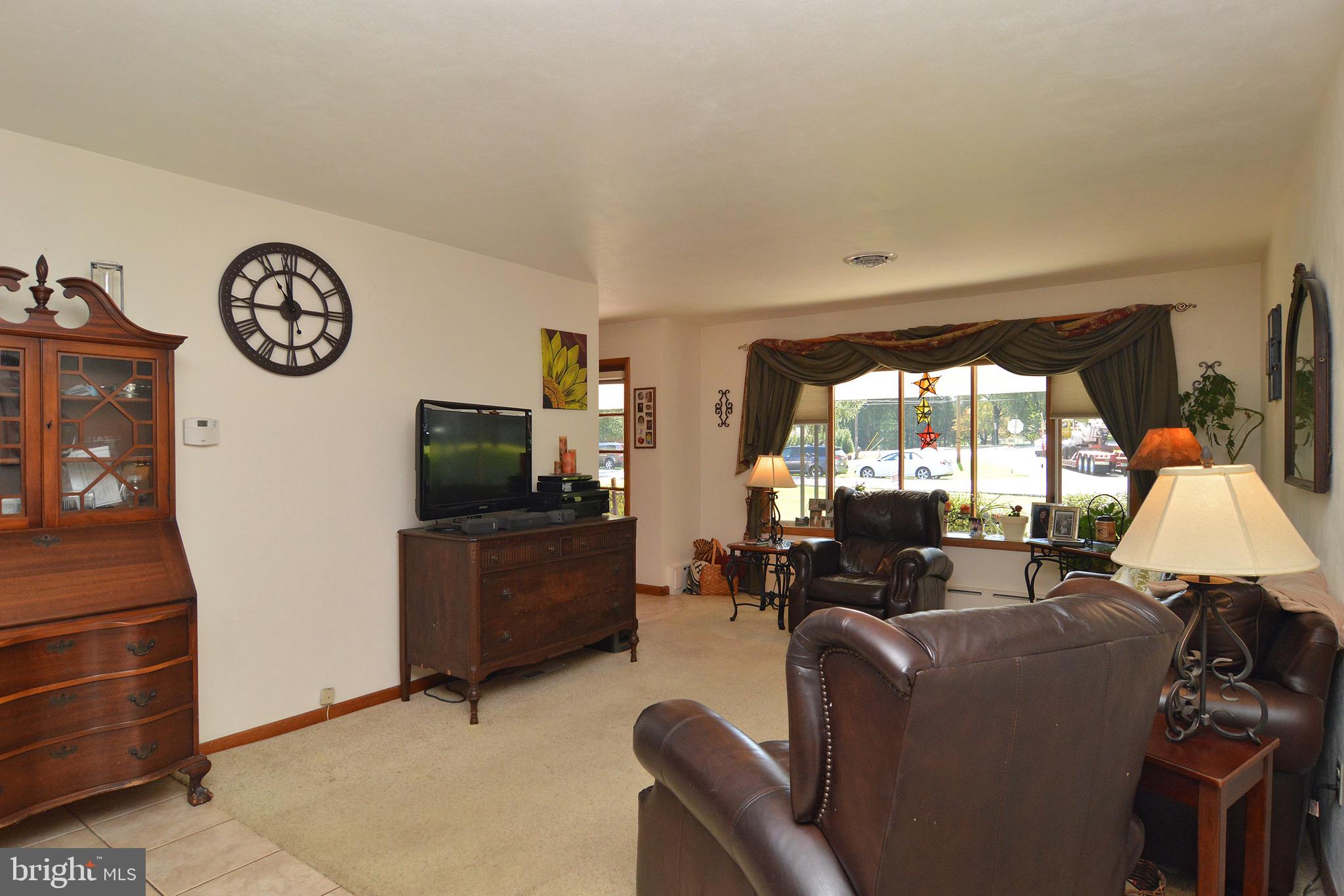 307 North Tulpehocken Road Reading, PA 19601 - Photo 4 of 28