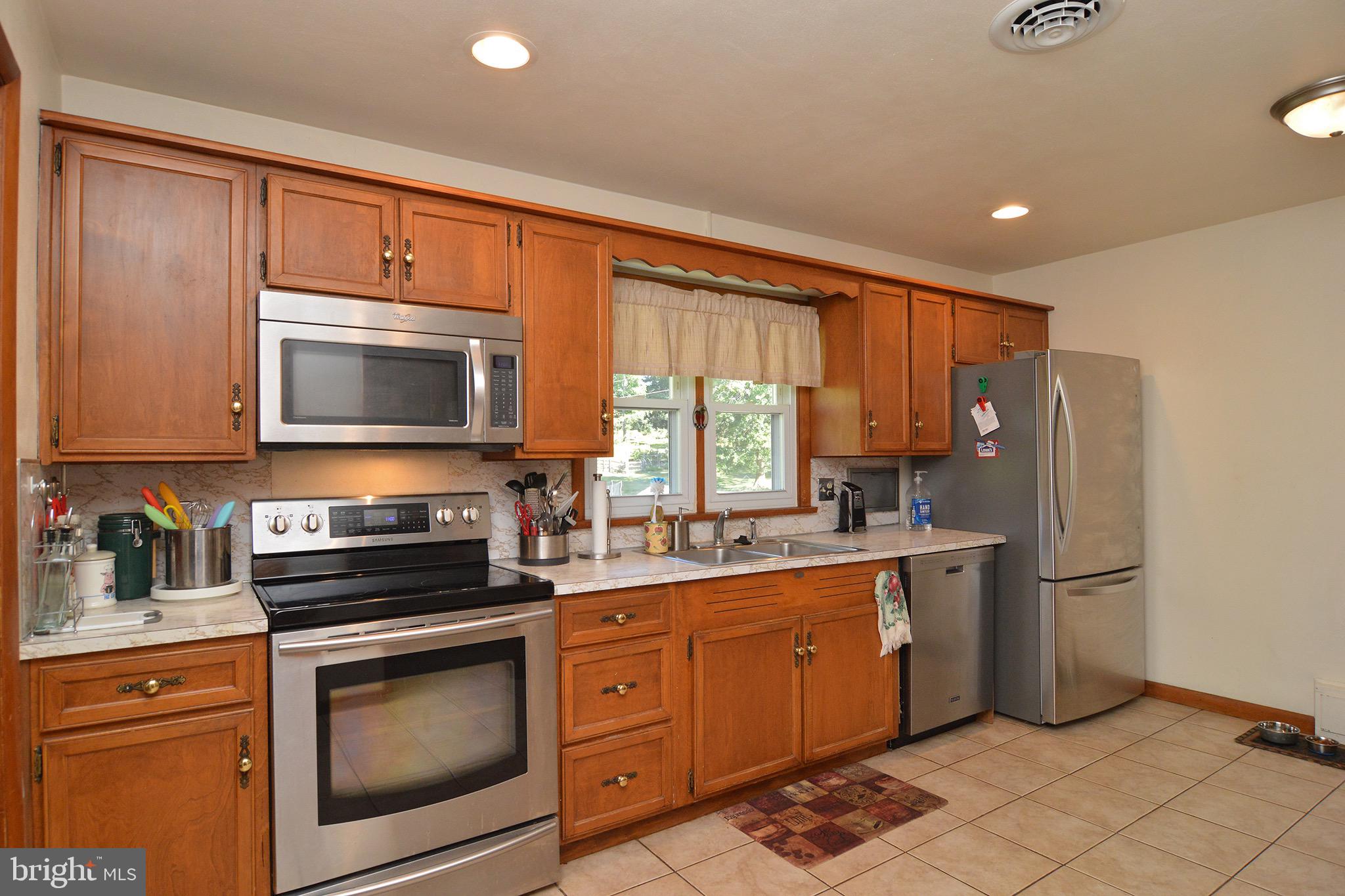 307 North Tulpehocken Road Reading, PA 19601 - Photo 5 of 28 lst floor kitchen