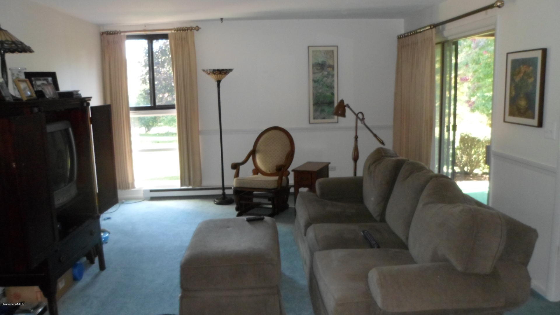 189 Stratton Road, Unit E4 Williamstown, MA 01267 - Photo 2 of 17 Livingroom 5