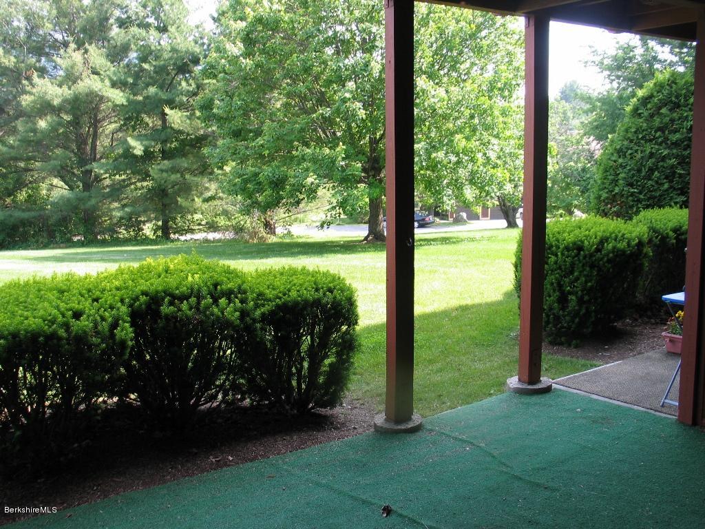 189 Stratton Road, Unit E4 Williamstown, MA 01267 - Photo 14 of 17 Patio