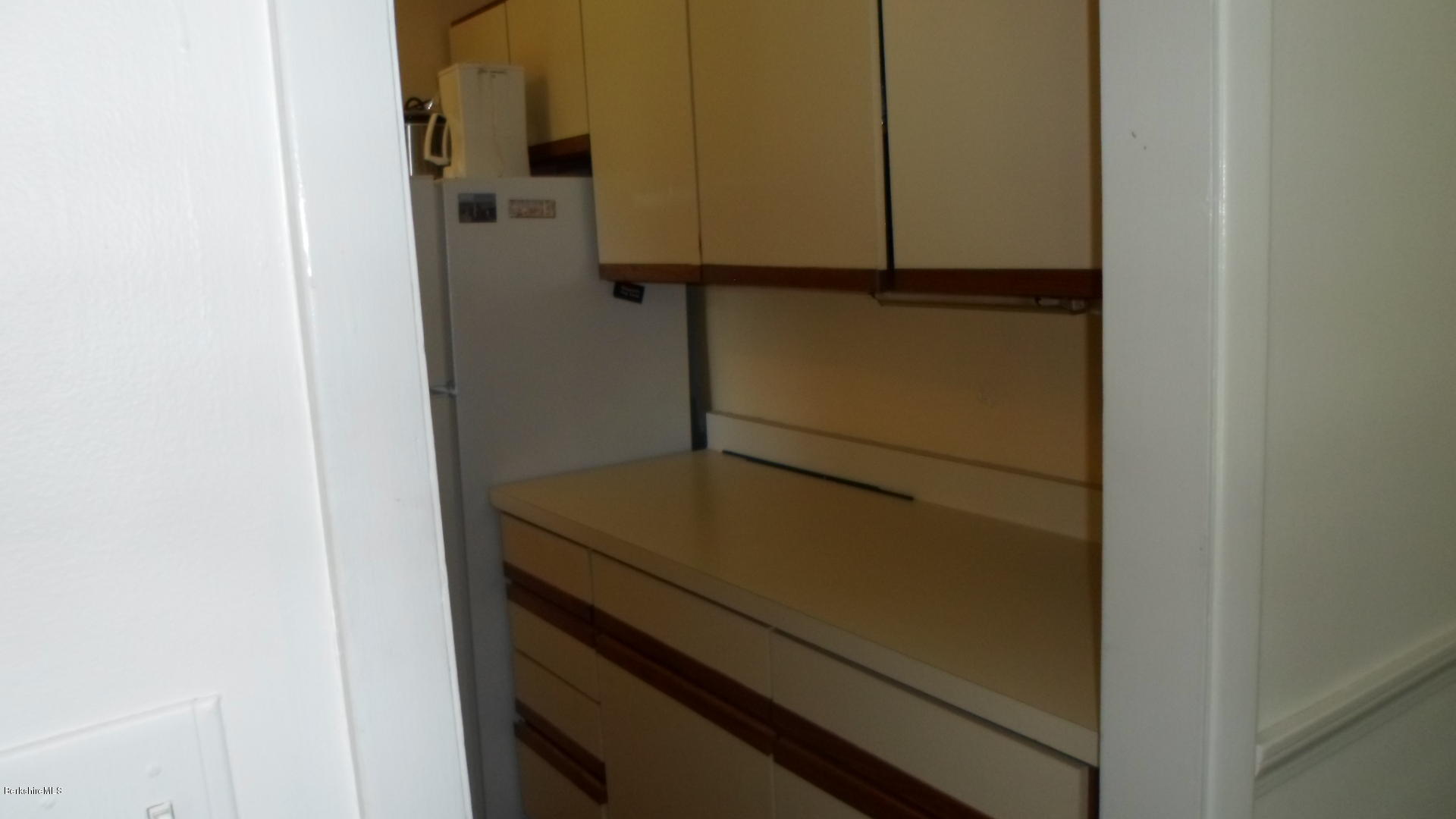 189 Stratton Road, Unit E4 Williamstown, MA 01267 - Photo 5 of 17 Kitchen 2