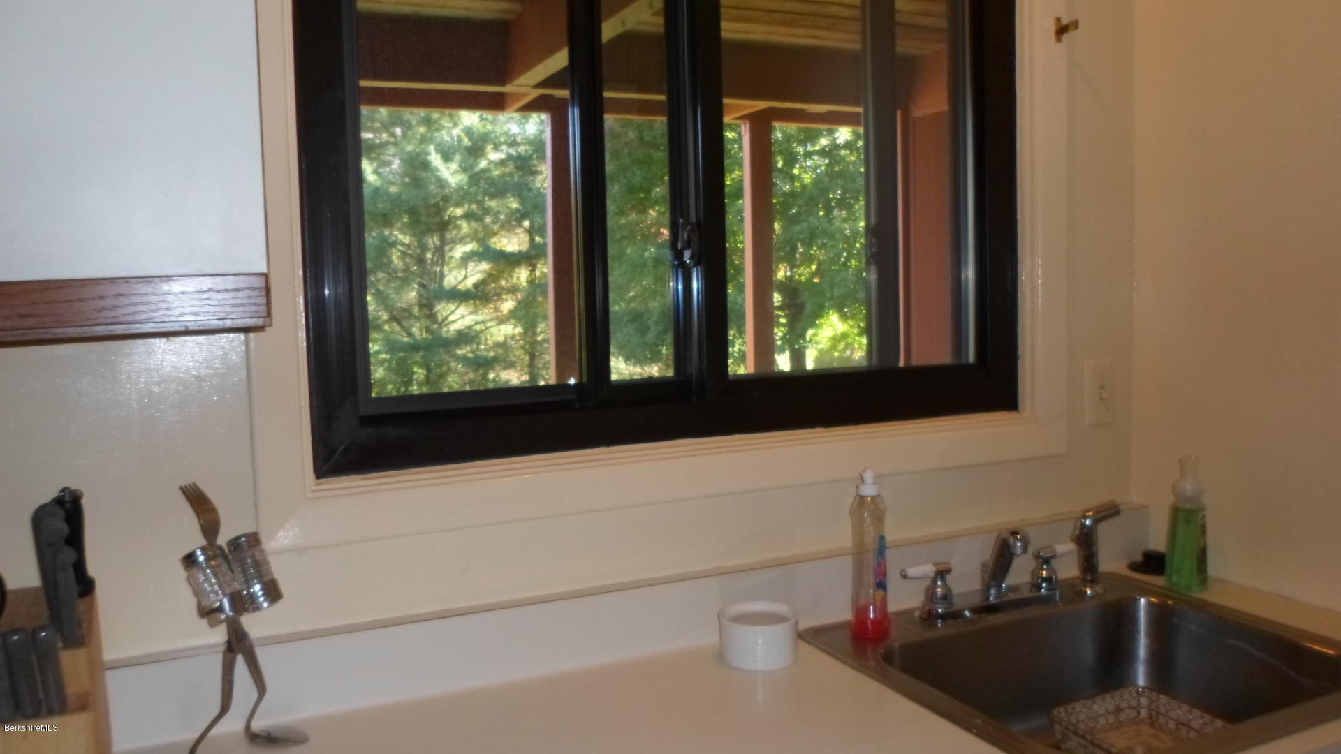 189 Stratton Road, Unit E4 Williamstown, MA 01267 - Photo 6 of 17 Kitchen 4