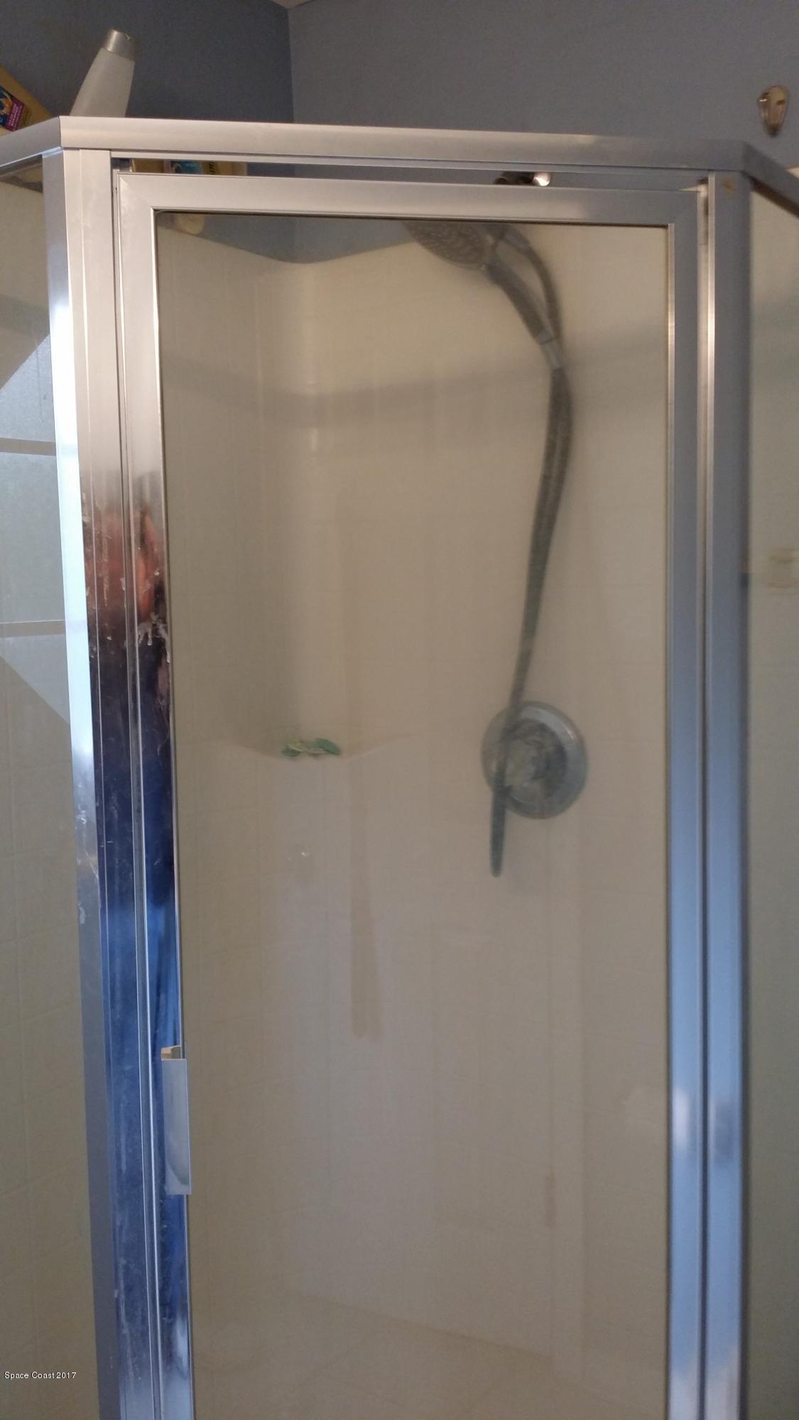 396 Hanford Road Southwest Palm Bay, FL 32908 - Photo 13 of 18 Hanford Master Shower