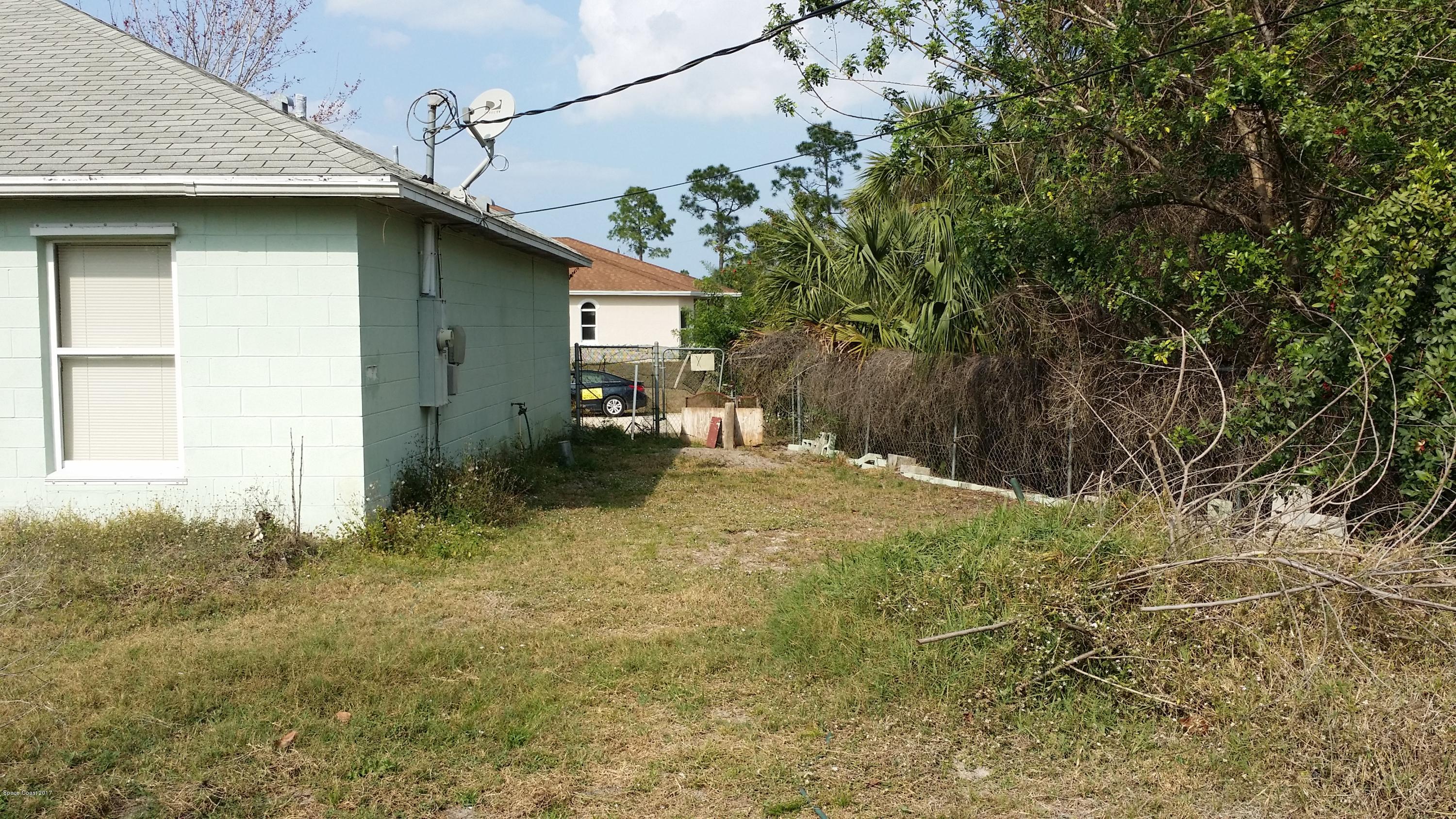 396 Hanford Road Southwest Palm Bay, FL 32908 - Photo 16 of 18 Back Right Side