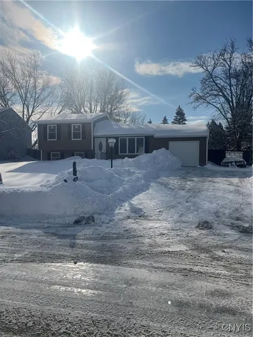 $334,900 | 6130 Palisades Drive, Cicero, NY 13039