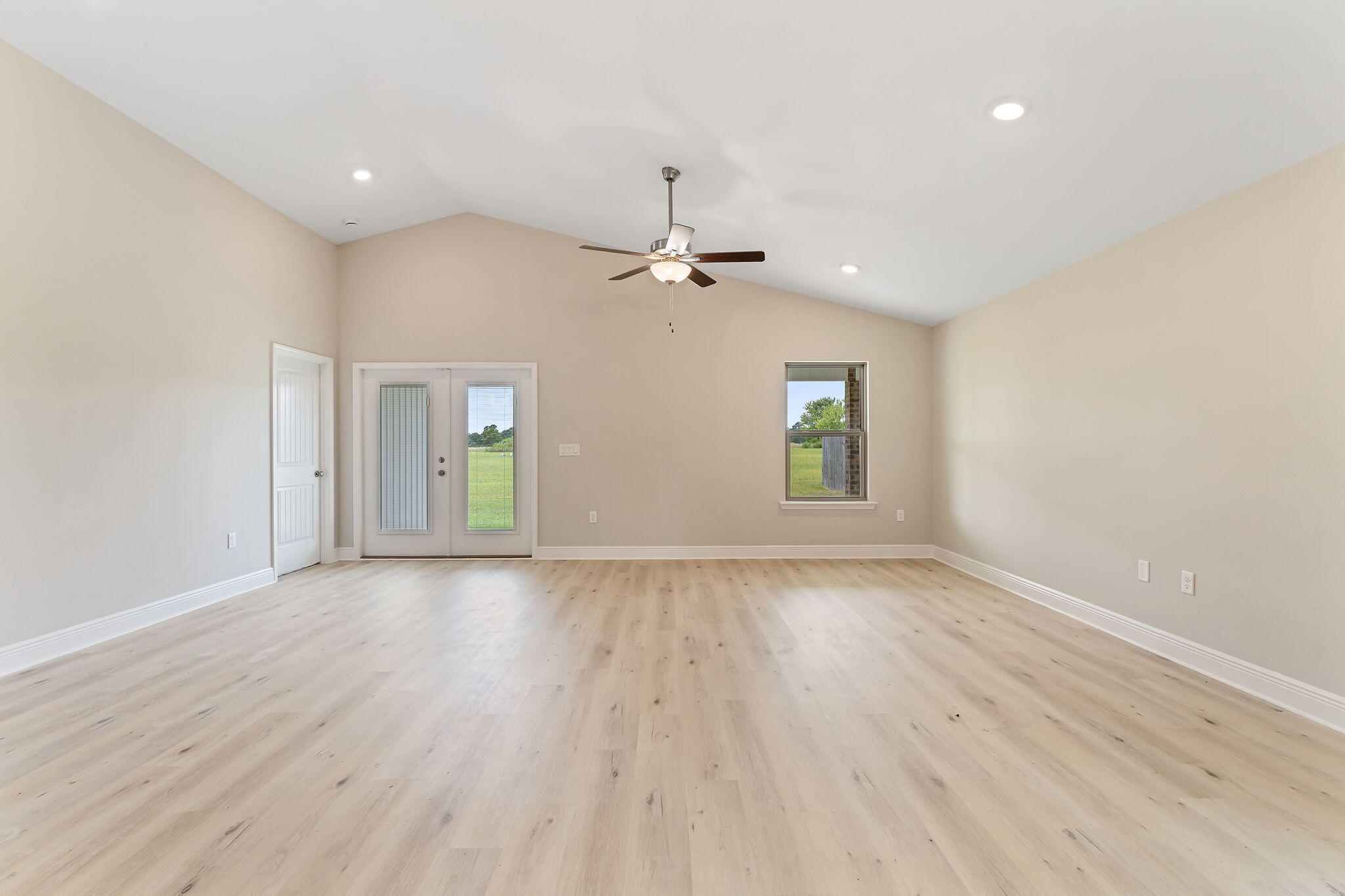 10136 American Farms Road Milton, FL 32583 - Photo 2 of 19 Gallery Image 2