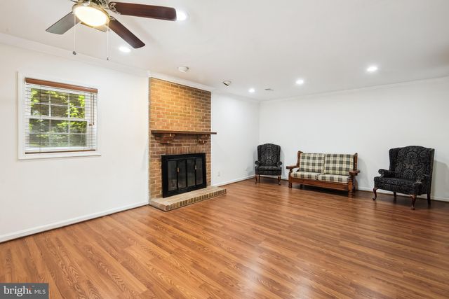 $635,000 | 135 Gretna Green Court, Unit IX48, Alexandria, VA 22304