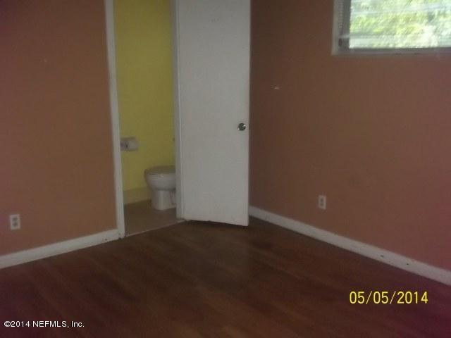 7116 May Apple Road Jacksonville, FL 32211 - Photo 11 of 13 owners br (2)