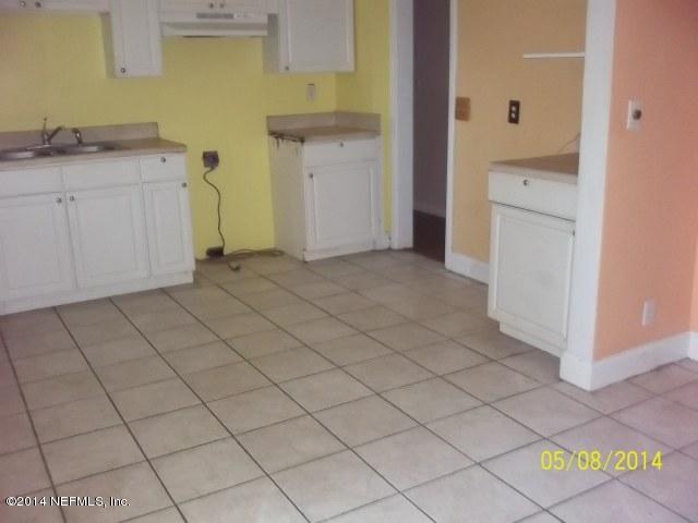 7116 May Apple Road Jacksonville, FL 32211 - Photo 3 of 13 kitchen