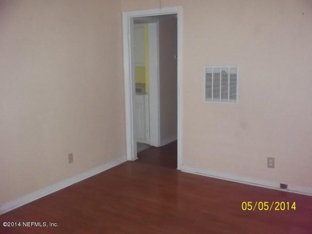 7116 May Apple Road Jacksonville, FL 32211 - Photo 4 of 13 lr (2)
