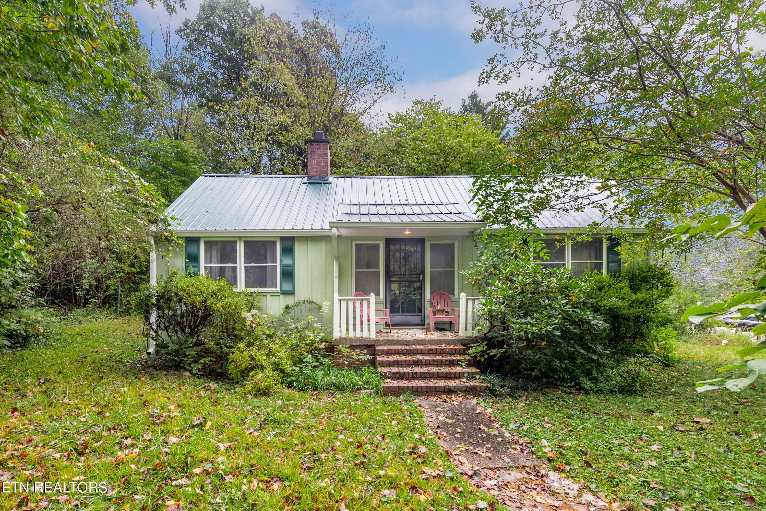133 Crescent Road Norris, TN 37828 - Photo 1 of 26 HOB_4595-Enhanced-NR-Edit