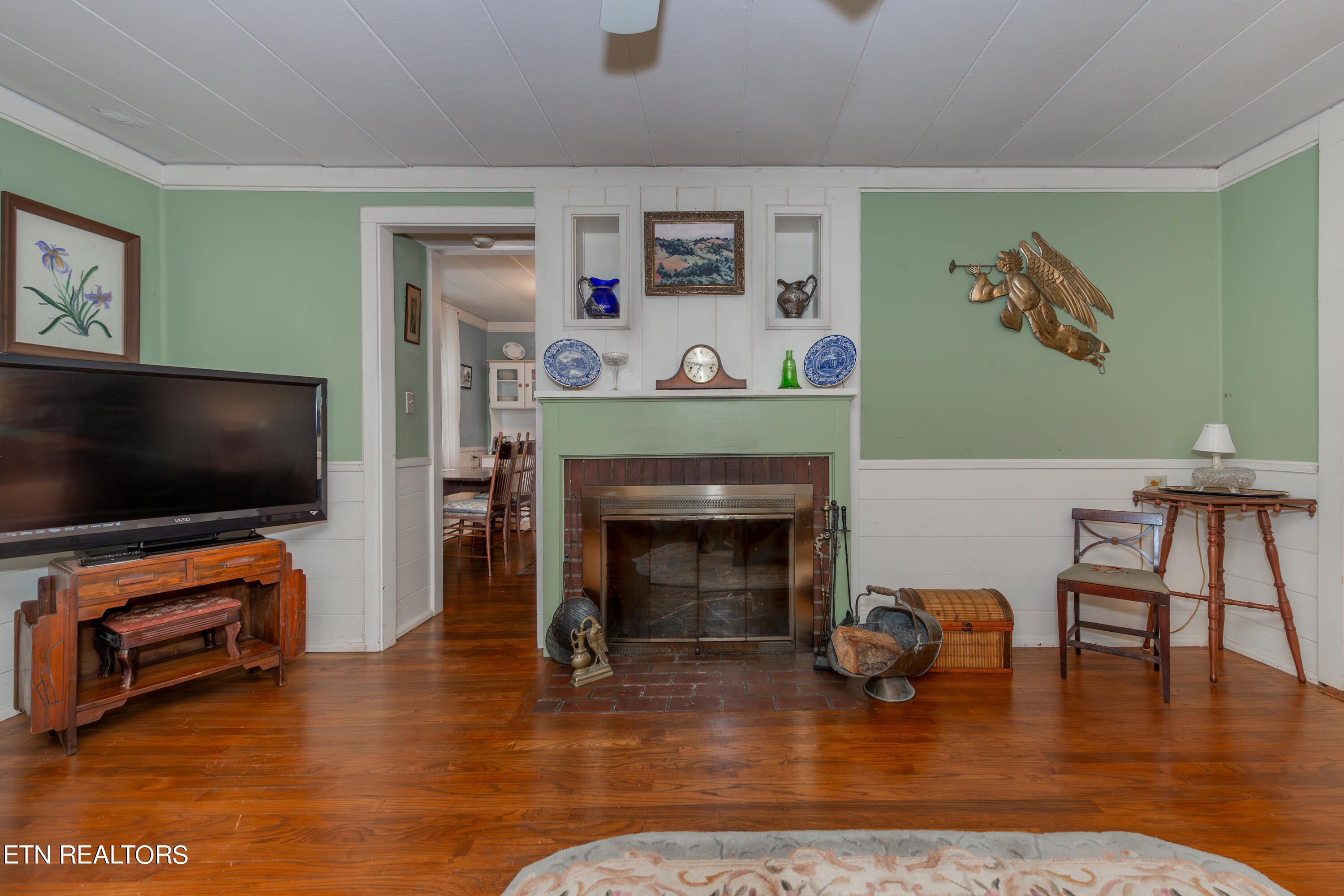 133 Crescent Road Norris, TN 37828 - Photo 17 of 26 HOB_4840-Enhanced-NR-Edit