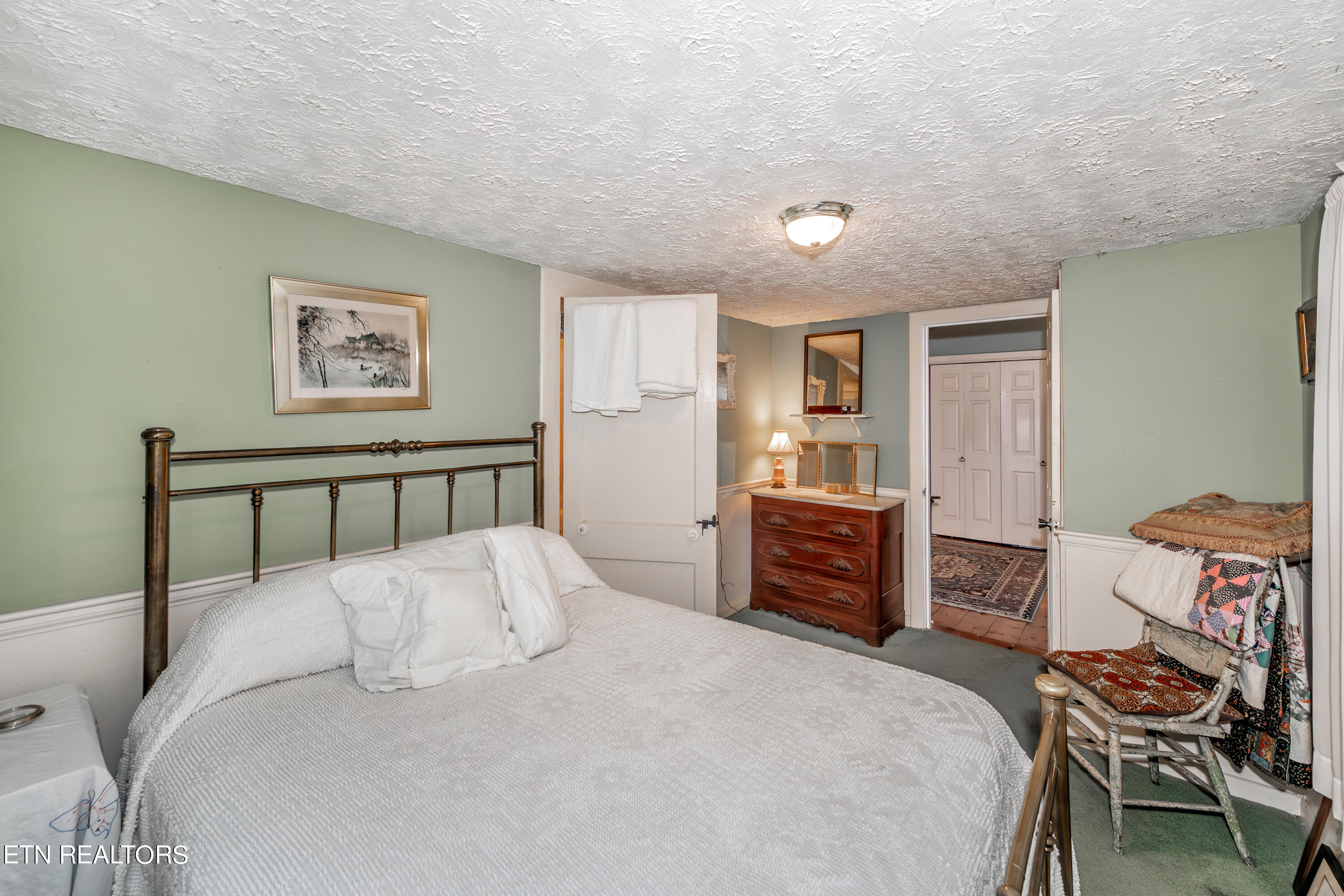 133 Crescent Road Norris, TN 37828 - Photo 22 of 26 HOB_4835-Enhanced-NR-Edit