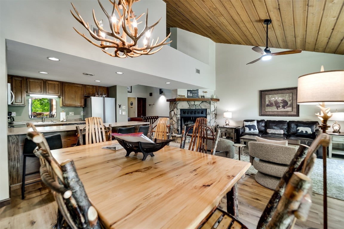 122 Emerald Ridge Road, Unit 45 Sapphire, NC 28774 - Photo 21 of 46 Dining area