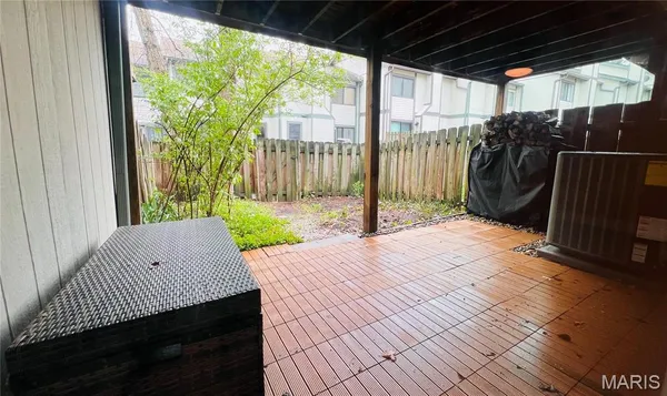 $250,000 | 2038 Silent Spring Drive, Maryland Heights, MO 63043