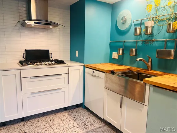 $250,000 | 2038 Silent Spring Drive, Maryland Heights, MO 63043