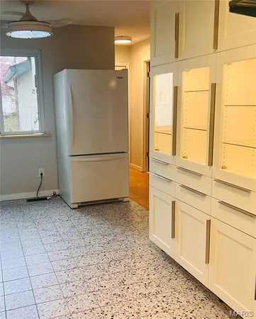 $250,000 | 2038 Silent Spring Drive, Maryland Heights, MO 63043