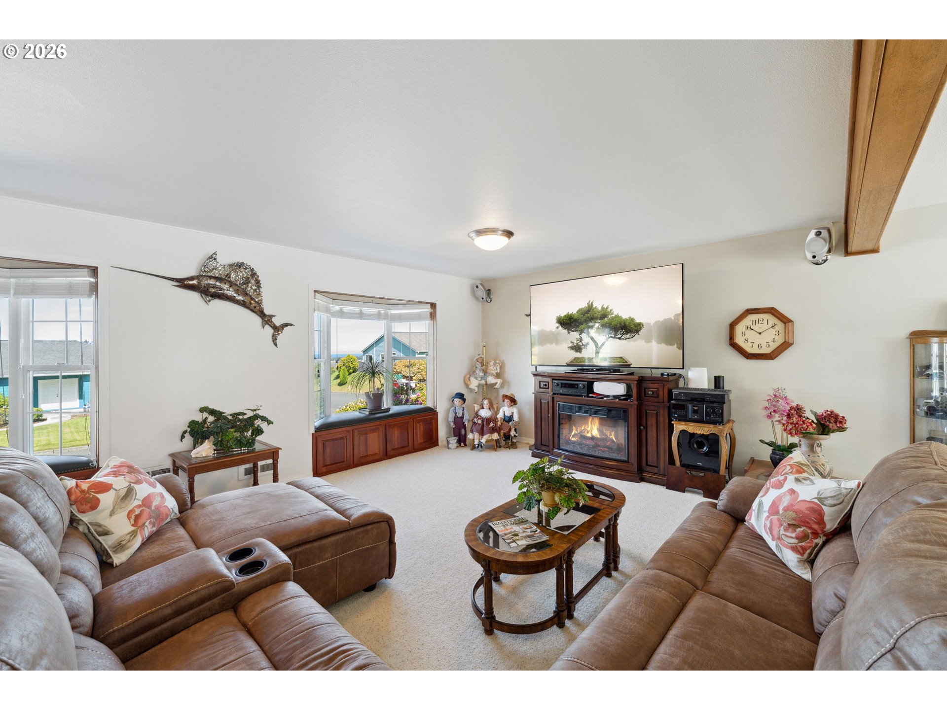805 Lisa Place Coos Bay, OR 97420 - Photo 3 of 47 a living room with furniture and wooden floor