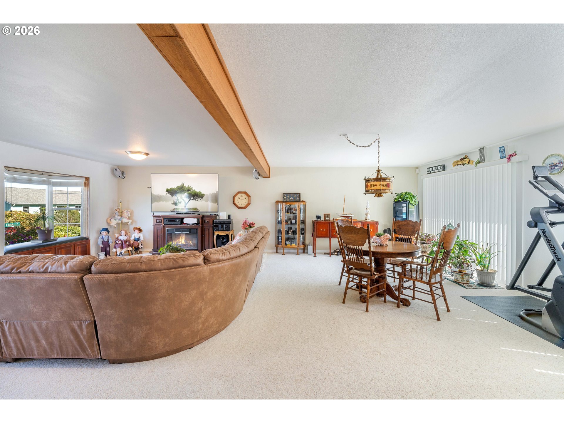 805 Lisa Place Coos Bay, OR 97420 - Photo 6 of 47 a living room with furniture and a dining table