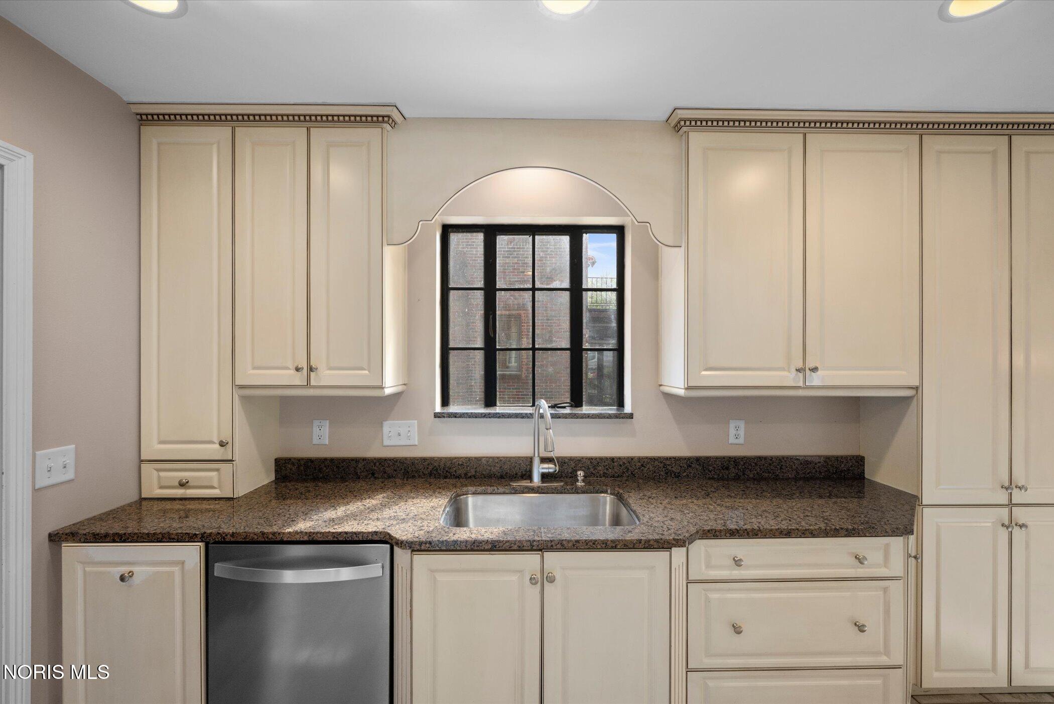 2823 Goddard Road Toledo, OH 43606 - Photo 15 of 37 Gallery Image 15