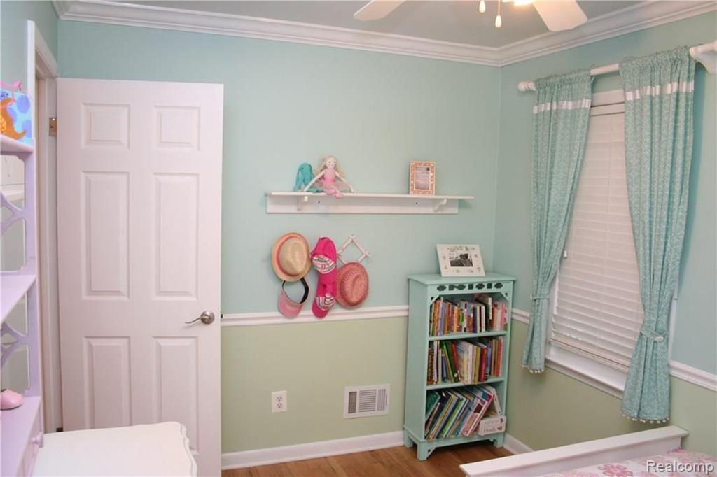 3270 Cumberland Road Berkley, MI 48072 - Photo 15 of 23