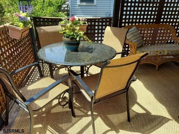 $21,000 | 24 South Vassar Square, Unit JULY, Ventnor City, NJ 08406