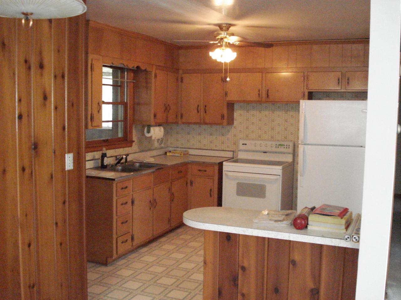 629 Hemlock Road Salem, VA 24153 - Photo 6 of 11 KITCHEN