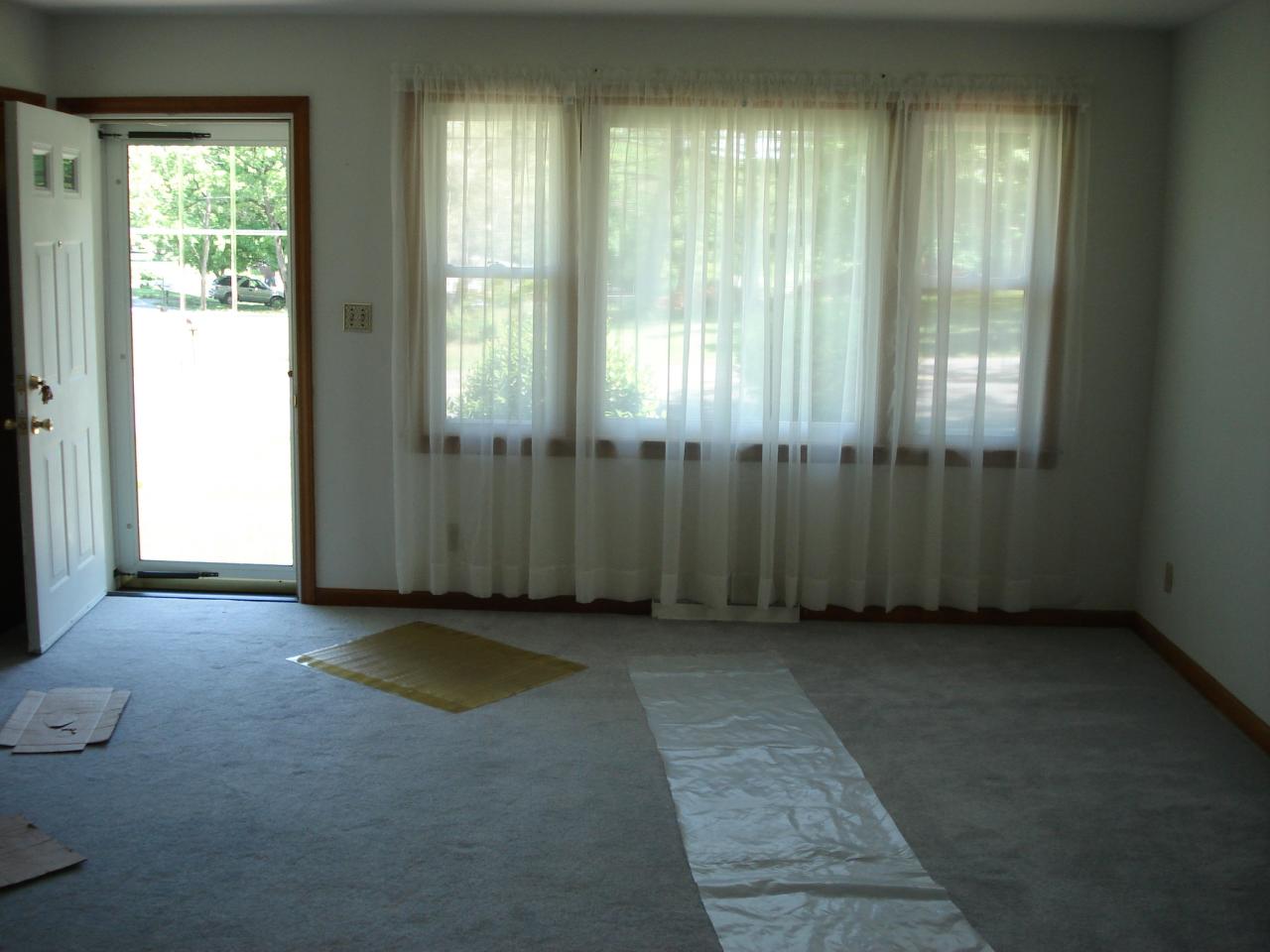 629 Hemlock Road Salem, VA 24153 - Photo 8 of 11 LIVING ROOM