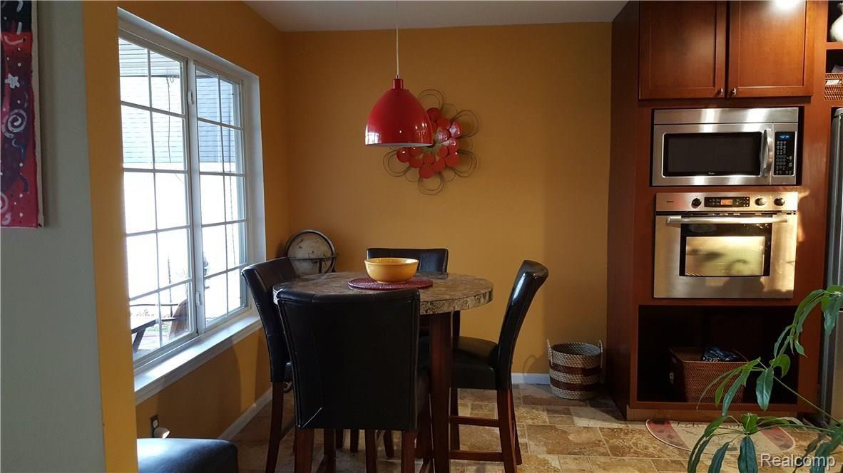 1452 Remsing Street Hartland, MI 48353 - Photo 13 of 24 Breakfast Room