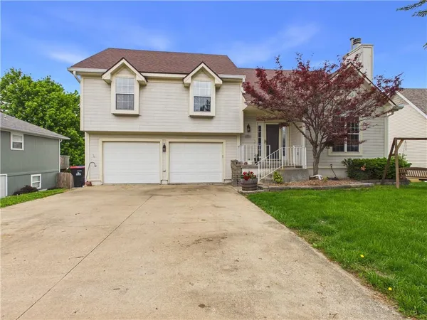 $315,000 | 719 Brookside Drive, Warrensburg, MO 64093