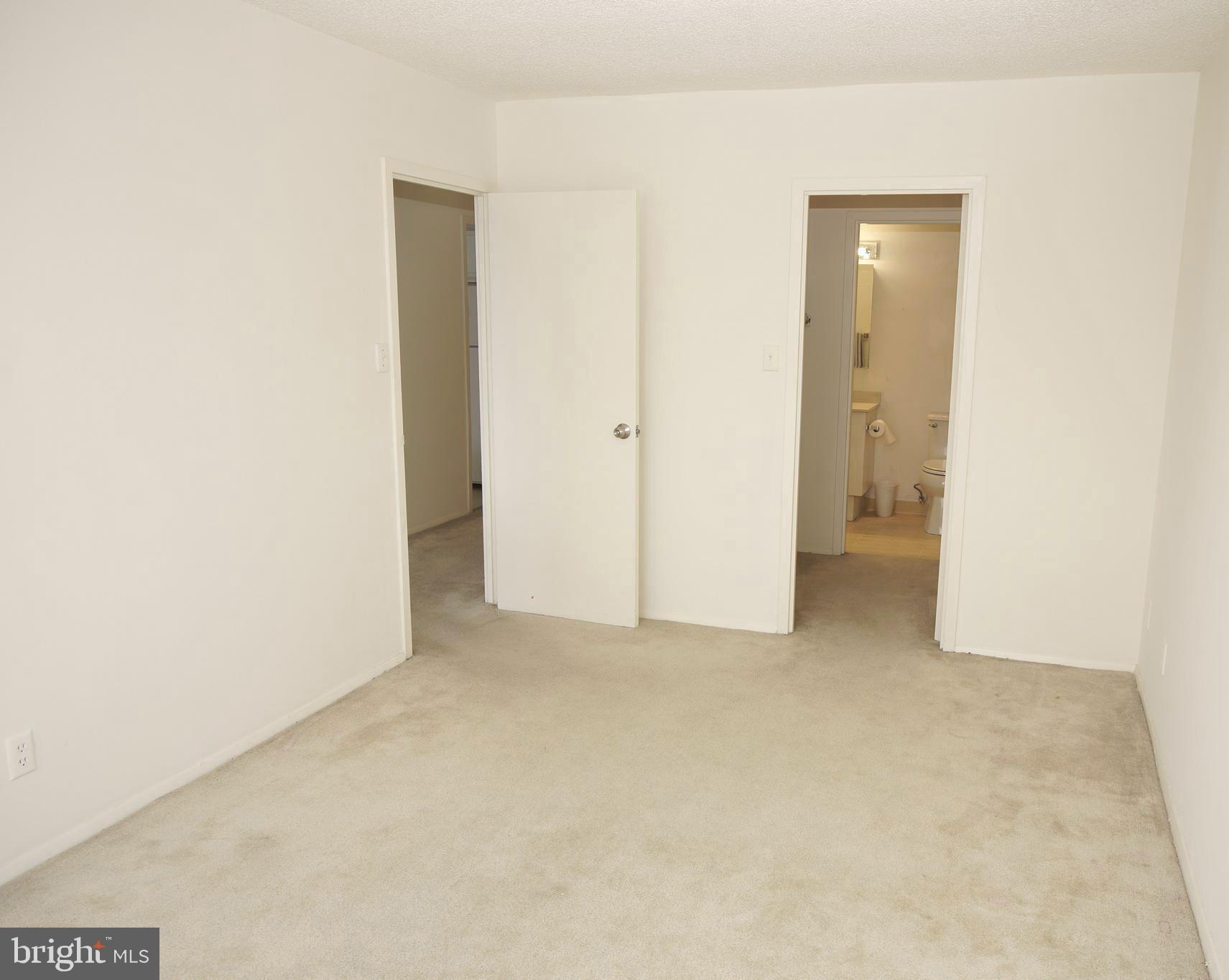 5225 Pooks Hill Road, Unit 1814N Bethesda, MD 20814 - Photo 25 of 52 a view of an empty room