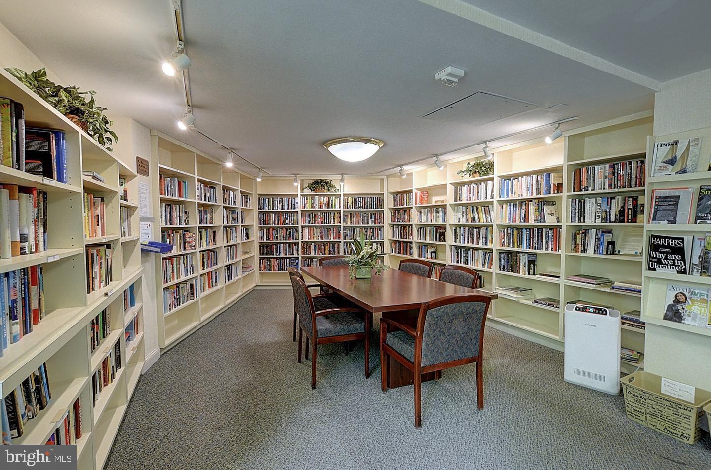 5225 Pooks Hill Road, Unit 1814N Bethesda, MD 20814 - Photo 50 of 52 a view of a workspace with furniture