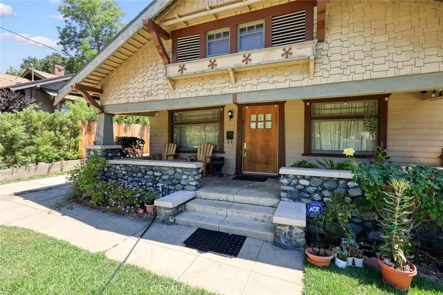 $975,000 | 1190 North Wilson Avenue, Pasadena, CA 91104