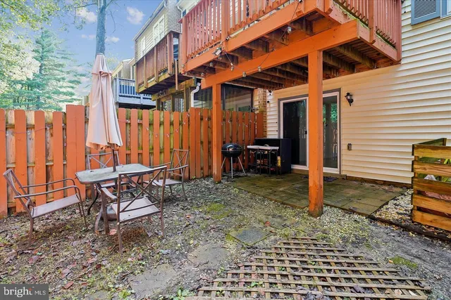 a view of an outdoor space