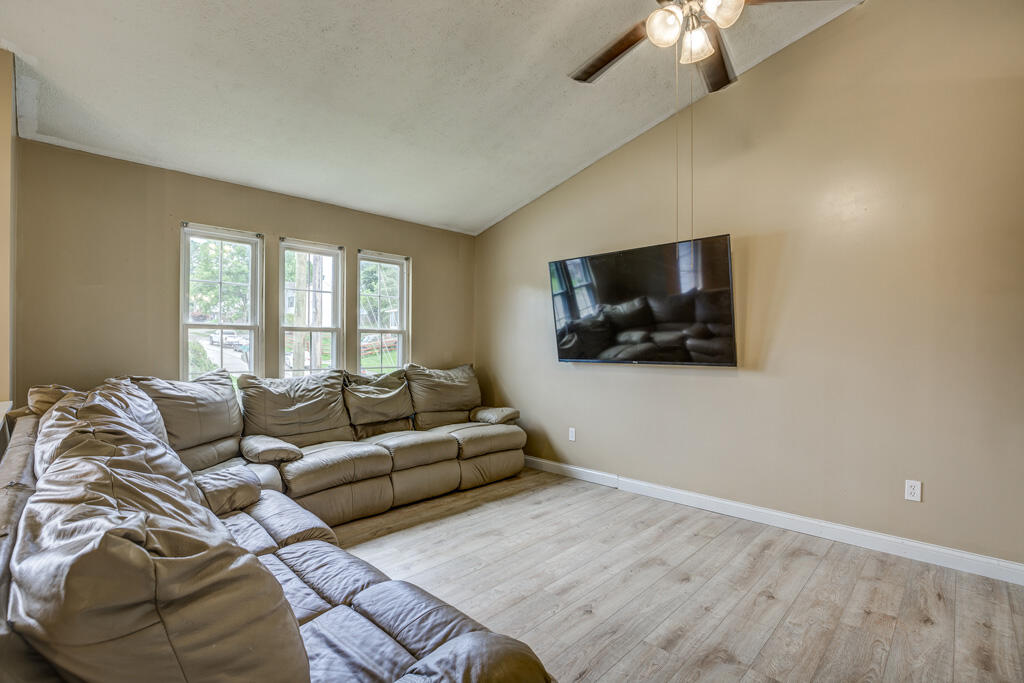 2720 Ridgecrest Lane Covington, KY 41017 - Photo 3 of 18