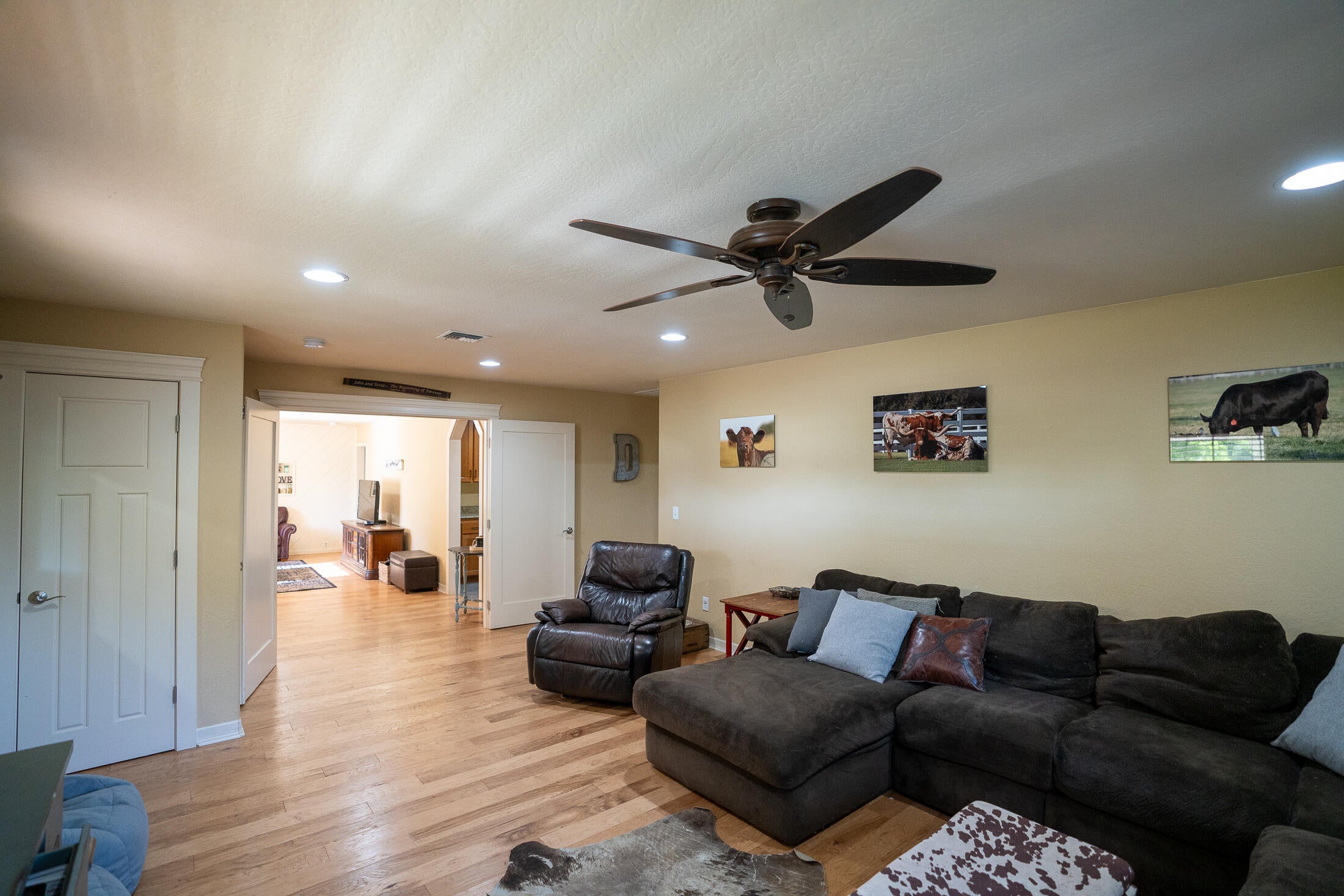 4189 Colver Road Phoenix, OR 97535 - Photo 8 of 37 008