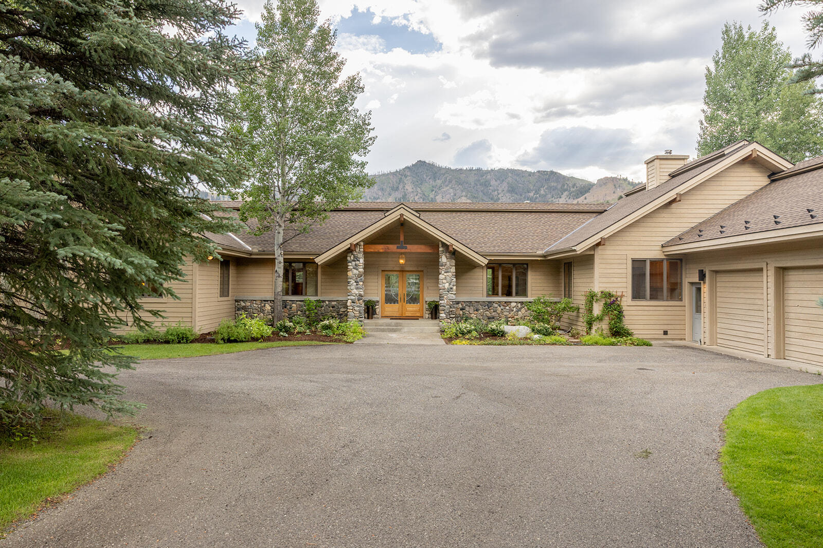 121 Stonegate Circle Ketchum, ID 83340 - Photo 4 of 47 121 Stonegate