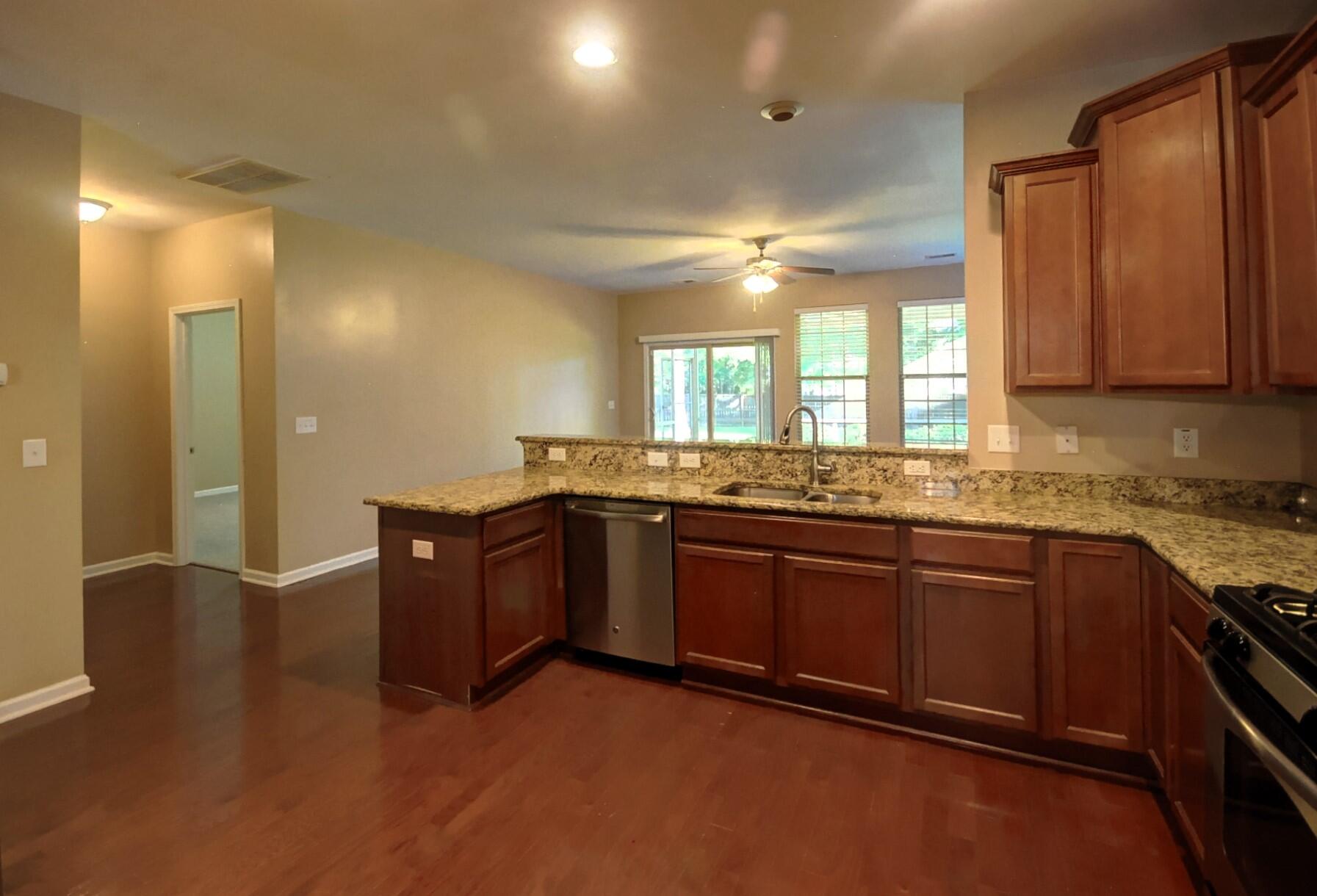 132 Hickory Ridge Way Summerville, SC 29483 - Photo 9 of 41 DSC_5593_4_5_Fusion-Natural