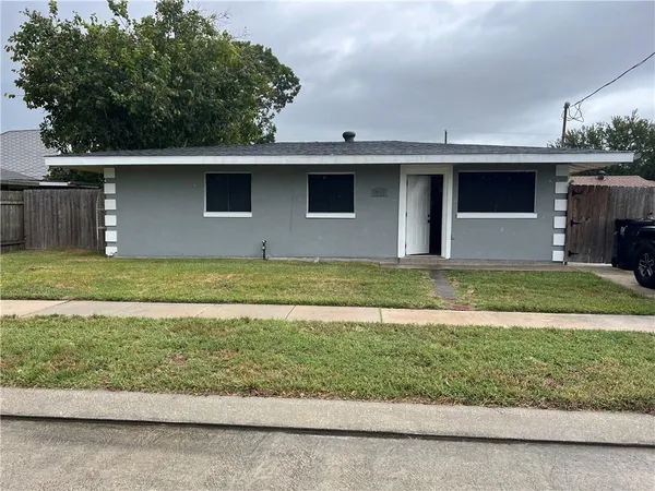 $1,800 | 2716 Riverland Drive, Chalmette, LA 70043